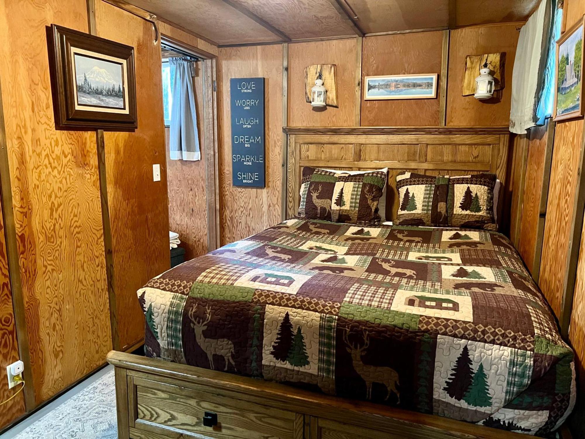 Mt Rainier Little Green Cabin On Big Creek! Ashford Extérieur photo